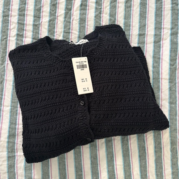 Abercrombie & Fitch Sweaters - Abercrombie & Fitch Black Cropped Cardigan